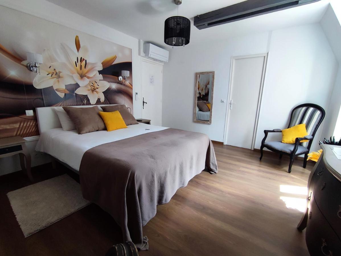 Aux Couleurs D'esteil Bed & Breakfast