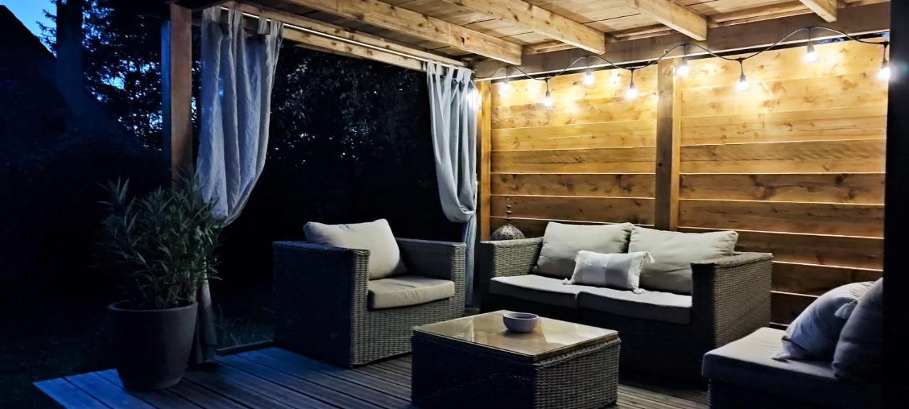 Aux Couleurs D'esteil Bed & Breakfast